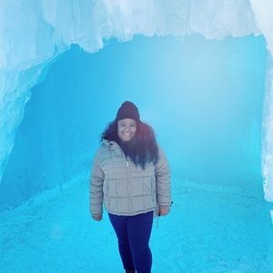 Meet your Posher, Jasmine